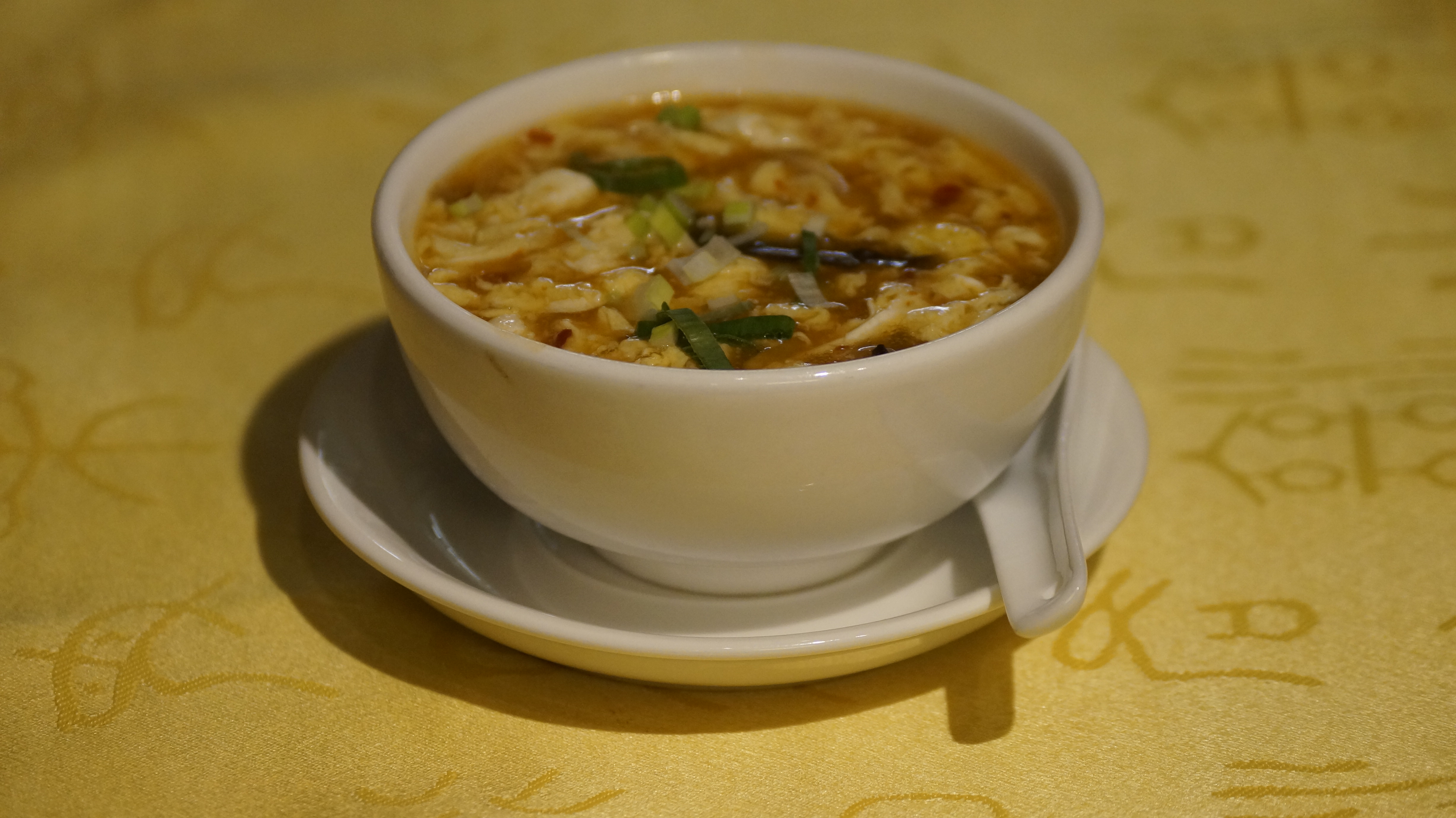 Scharf-saure Gewürzsuppe (Péking Suppe) ⋆ Houhou China Restaurant Burghalde