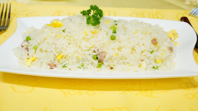 Gebratener Reis (Kantonesischer Reis) mit Schinken, Eier &amp; Erbsen ⋆ ...