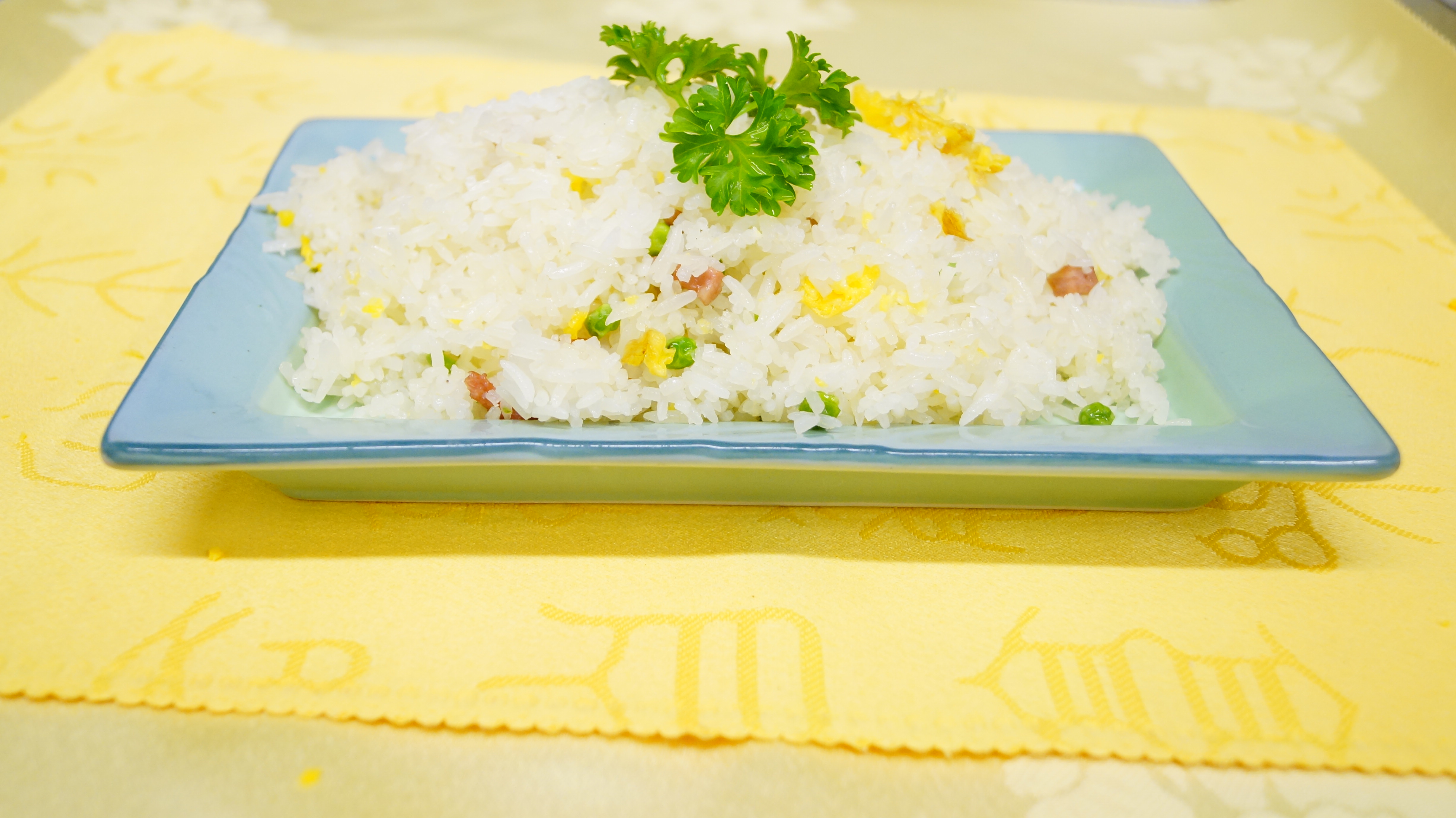 Gebratener Reis (Kantonesischer Reis) mit Schinken, Eier &amp; Erbsen ⋆ ...